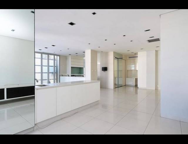 2 BEDROOM APARTMENT FOR SALE IN CAPE TOWN CITY CENTRE